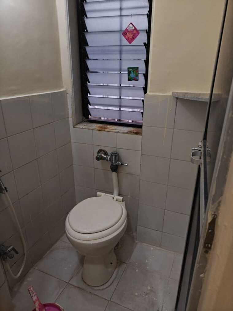 Bathroom, indraprastha-estate-kandivali 1 Bedroom 650 Sq.Ft. Apartment In Kandivali East Mumbai 10729000