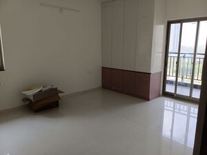 Room in 3 BHK Apartment at Frontline Seven, Kokapet – for Rent