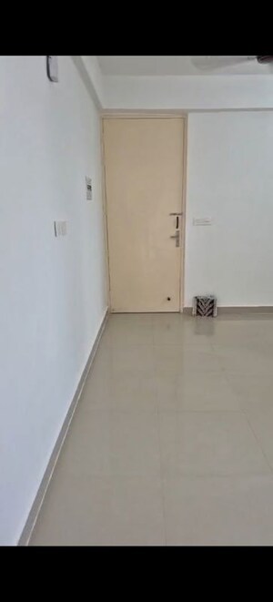 Room in 3 BHK Apartment at Landmark The Homes 81, Sector 81 – for Rent
