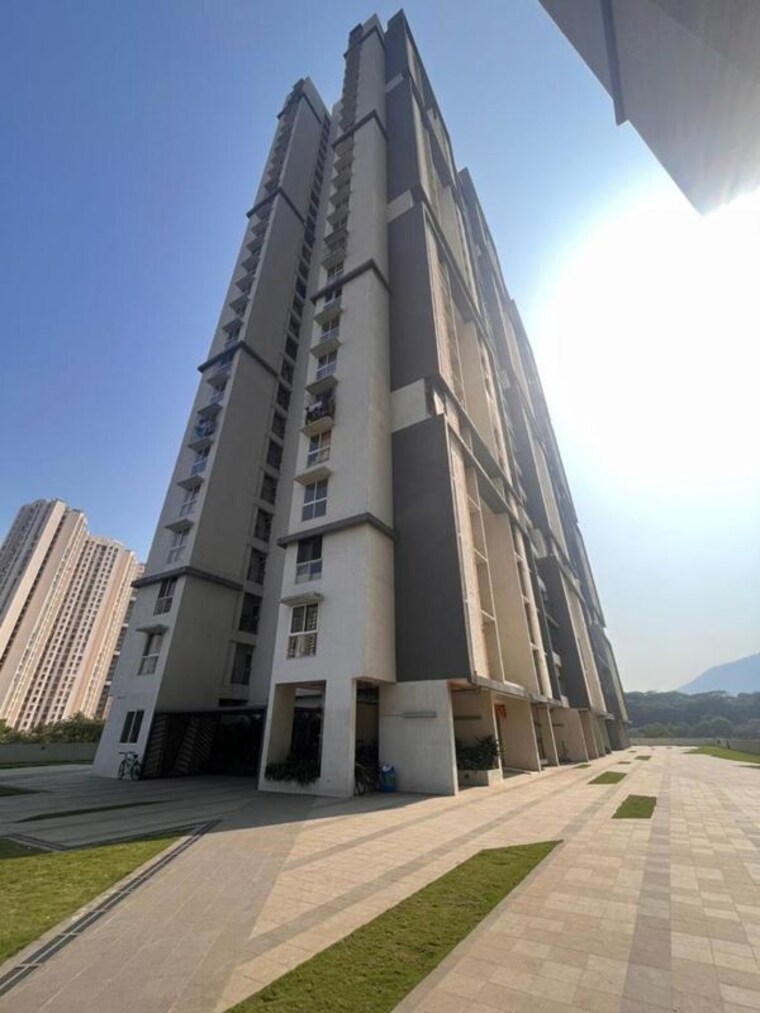 Exterior View, godrej-emerald 2 Bedroom 1100 Sq.Ft. Apartment In Ghodbunder Road Thane 10729029