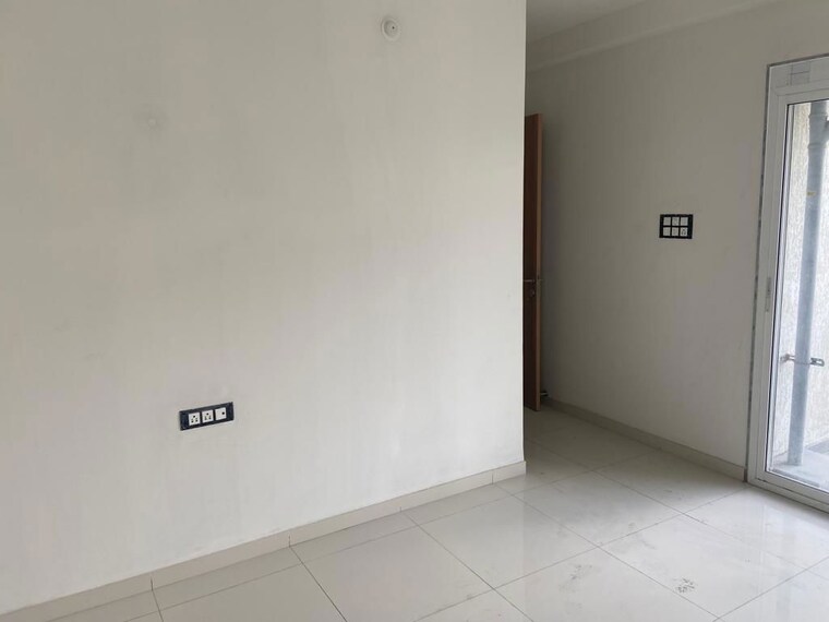 Room, godrej-emerald 2 Bedroom 1100 Sq.Ft. Apartment In Ghodbunder Road Thane 10729029