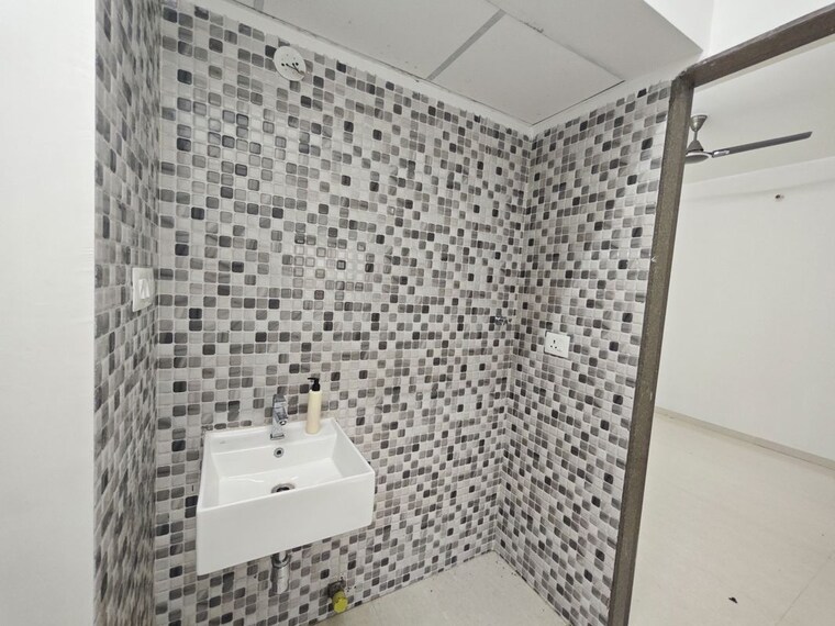 Bathroom, arihant-aspire 2 Bedroom 664 Sq.Ft. Apartment In Palaspe Phata Navi Mumbai 10729047