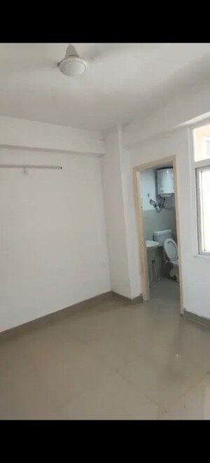 Room in 3 BHK Apartment at Landmark The Homes 81, Sector 81 – for Rent