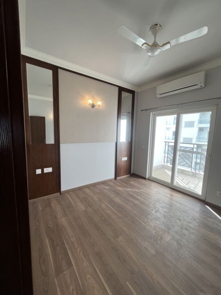 Room, central-park-flower-valley-aqua-front-towers 3 Bedroom 1789 Sq.Ft. Apartment In Sohna Sector 33 Gurgaon 10729045