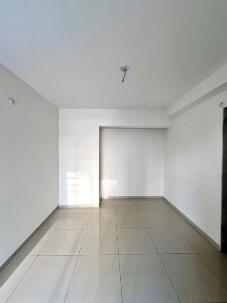 undefined, godrej-emerald 2 Bedroom 1000 Sq.Ft. Apartment In Ghodbunder Road Thane 10729070