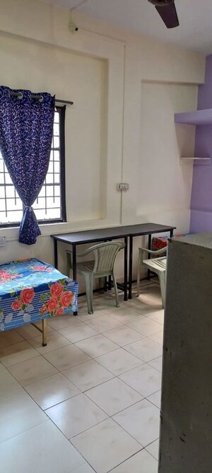 Bedroom in  Pg at Mayur Colony – for Rent