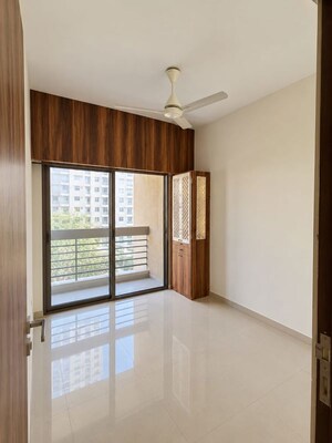 Room in 2 BHK Apartment at Evershine Amavi 303 Phase 2, Virar West – for Rent