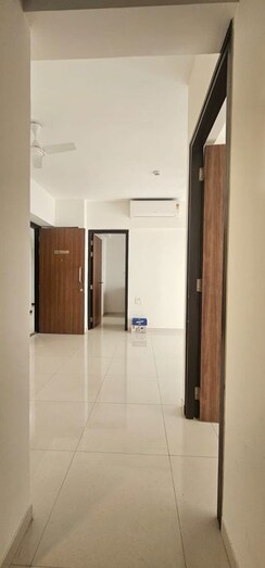 2 BHK Apartment For Rent in Lodha Amara Tower 47 and 48