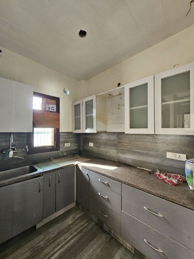 undefined, shiv nagar 3 Bedroom 100 Sq.Yd. Builder Floor In Shiv Nagar Delhi 10729095