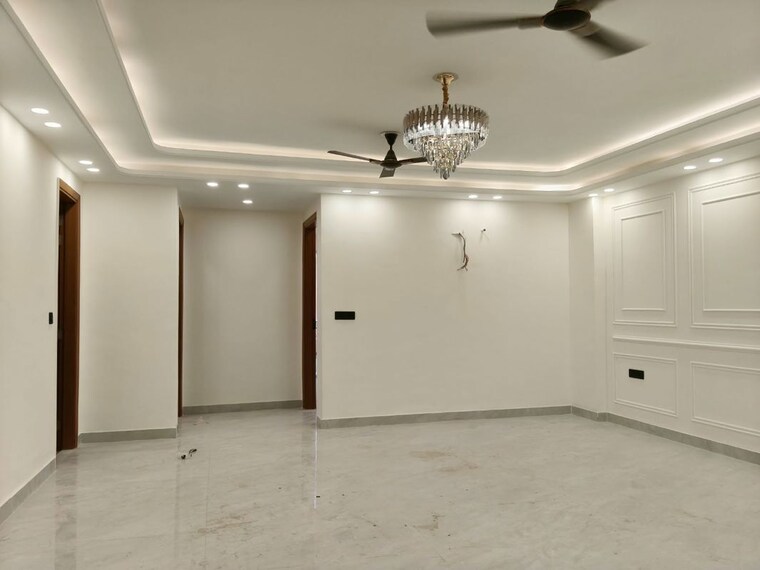 Room, freedom fighters enclave 4 Bedroom 2000 Sq.Ft. Apartment In Freedom Fighters Enclave Delhi 10729111