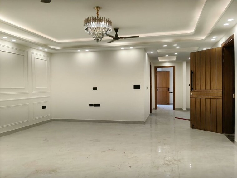 Room, freedom fighters enclave 4 Bedroom 2000 Sq.Ft. Apartment In Freedom Fighters Enclave Delhi 10729111