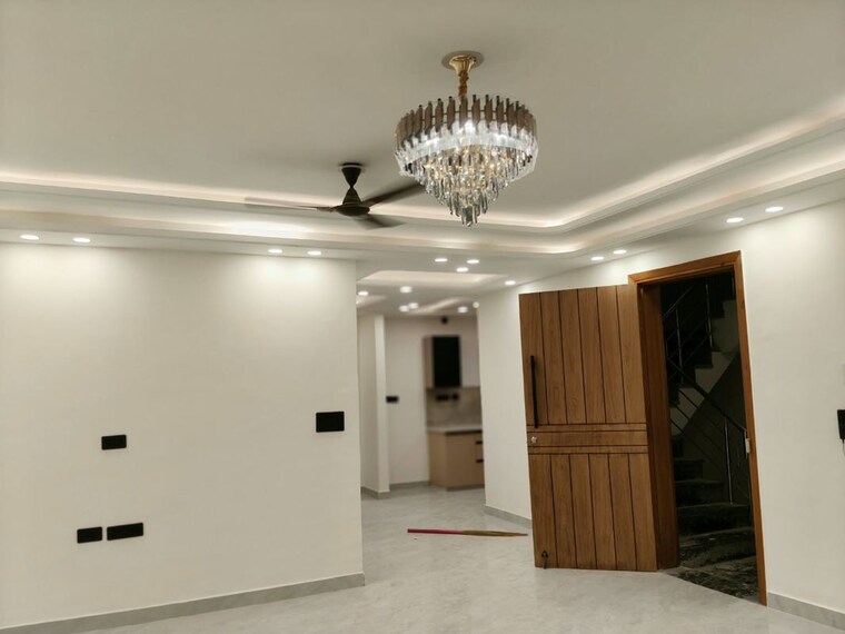 undefined, freedom fighters enclave 4 Bedroom 2000 Sq.Ft. Apartment In Freedom Fighters Enclave Delhi 10729111