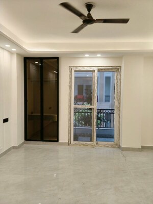 Room in 4 BHK Apartment at Freedom Fighters Enclave – for Rent