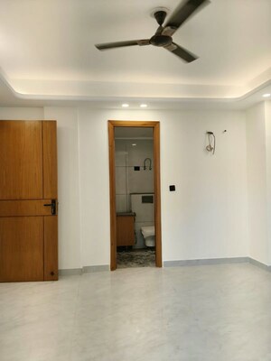 Room in 4 BHK Apartment at Freedom Fighters Enclave – for Rent