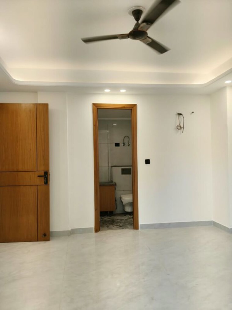 Room, freedom fighters enclave 4 Bedroom 2000 Sq.Ft. Apartment In Freedom Fighters Enclave Delhi 10729111