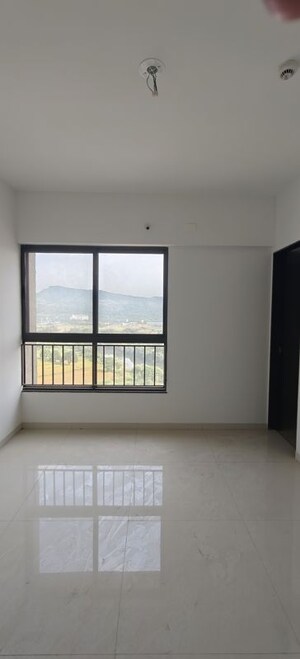 Room in 3 BHK Apartment at Shapoorji Pallonji Sensorium Vista, Hinjewadi – for Rent