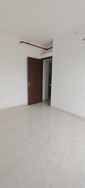 Room in 3 BHK Apartment at Shapoorji Pallonji Sensorium Vista, Hinjewadi – for Rent
