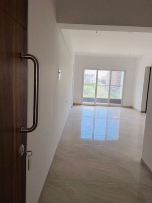 Room in 2 BHK Apartment at Oxford Florida Riverwalk, Mundhwa – for Sale