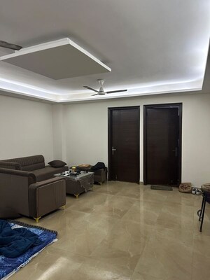 Room in 2 BHK Builder Floor at Saket – for Rent