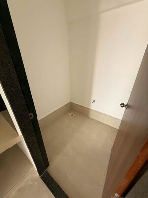 Room in 2 BHK Apartment at K Raheja Sterling, Mohammadwadi – for Rent