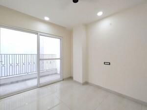 Room in 4 BHK Apartment at Vasant Kunj – for Rent
