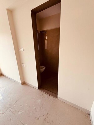 Room in 1 BHK Apartment at Je And Vee Shiv Krupa, Malad East – for Rent