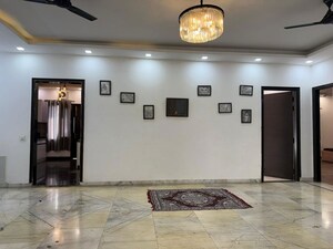 Living Room in 4 BHK Builder Floor at Sector 56 – for Rent