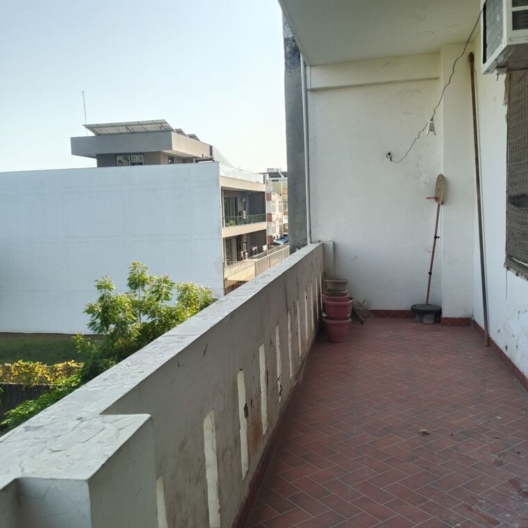Balcony, ardee-city 3 Bedroom 1560 Sq.Ft. Builder Floor In Sector 52 Gurgaon 10729229