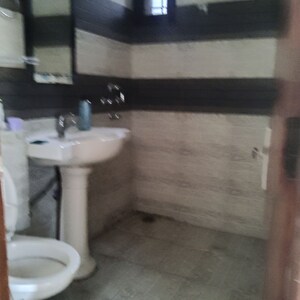 Bathroom in 3 BHK Builder Floor at Ardee City, Sector 52 – for Rent