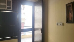 Room in 3 BHK Builder Floor at Vipul World Floors, Sector 48 – for Rent