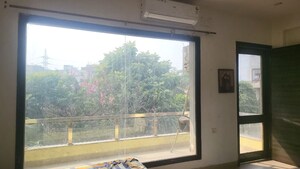 Room in 3 BHK Builder Floor at Vipul World Floors, Sector 48 – for Rent