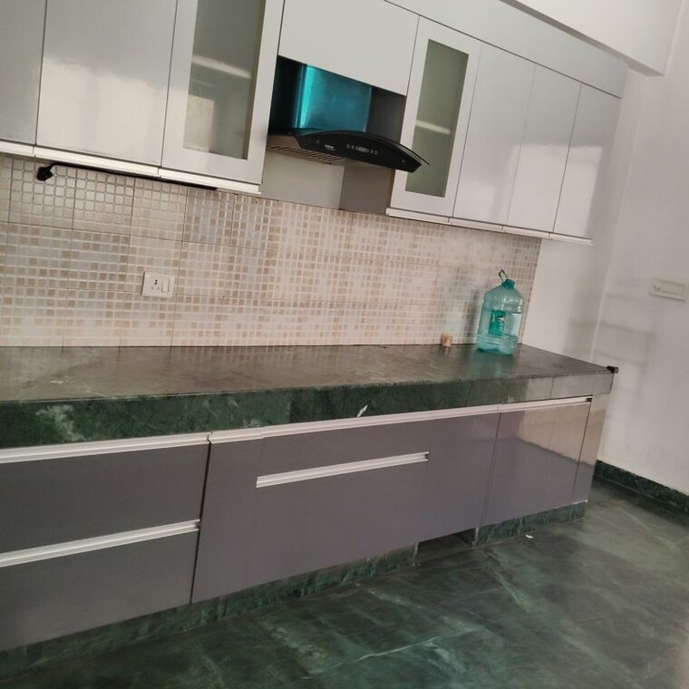 Kitchen, ardee-city-palm-grove-heights 3.5 Bedroom 2585 Sq.Ft. Apartment In Sector 52 Gurgaon 10729254
