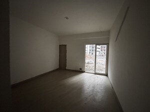 Room in 3 BHK Apartment at Supercity Mayfair Residency Phase II, Tech Zone 4 Greater Noida – for Sale