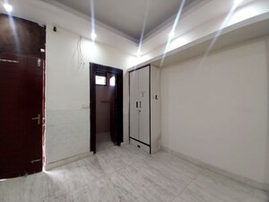 Room in 3 BHK Builder Floor at Sector 55 – for Rent