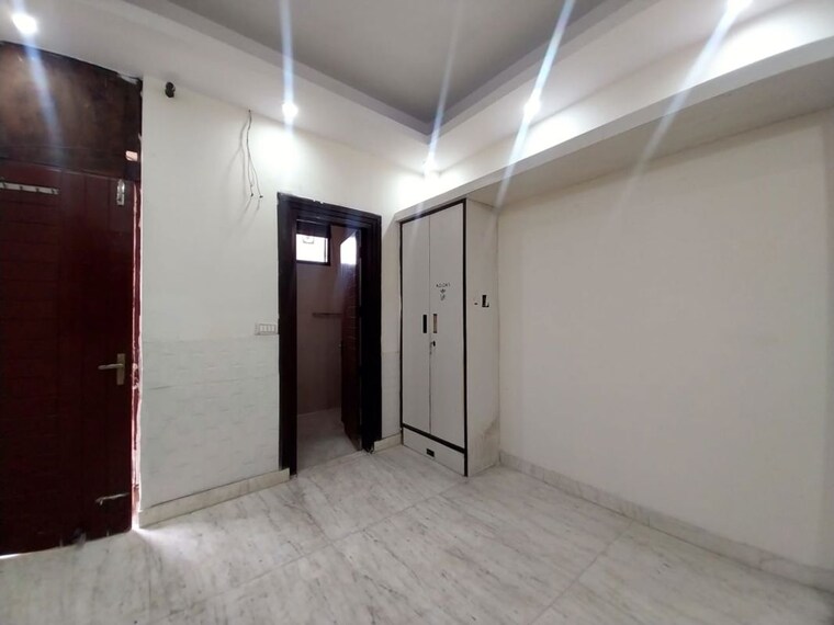 Room, sector 55 3 Bedroom 1900 Sq.Ft. Builder Floor In Sector 55 Gurgaon 10729259