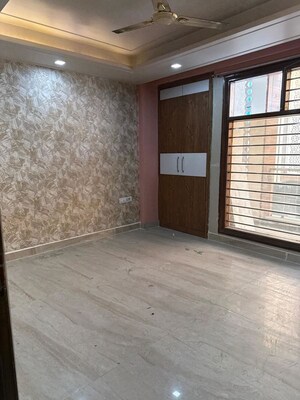 Room in 3 BHK Apartment at Puri Pratham, Sector 84 – for Rent