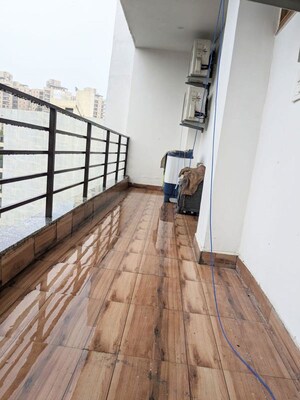 Balcony in 3 BHK Builder Floor at Vipul World Floors, Sector 48 – for Rent