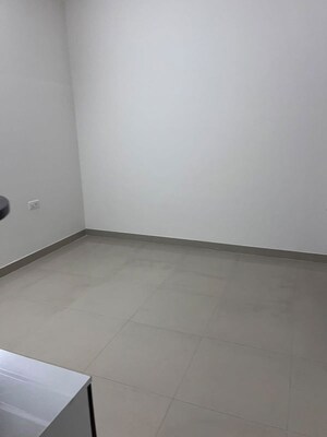 Room in 3 BHK Apartment at Amrapali Enchante, Tech Zone 4 Greater Noida – for Rent