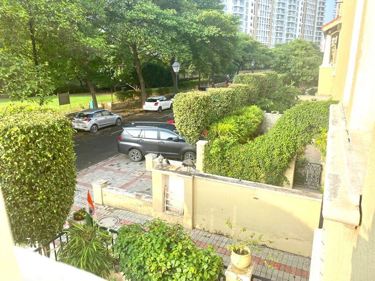 Garden, emaar-mgf-emerald-hills 4 Bedroom 1800 Sq.Ft. Apartment In Sector 65 Gurgaon 10729290