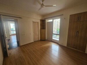 Room in 3 BHK Builder Floor at Bestech Park View City 2, Sector 49 – for Rent