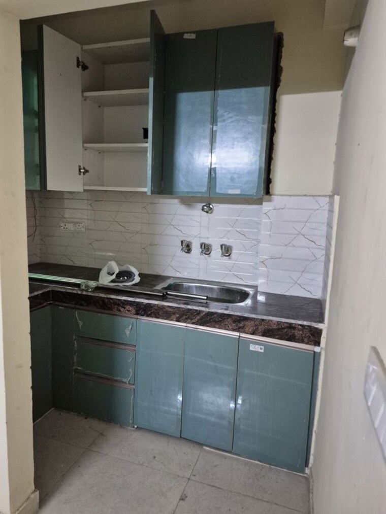 Kitchen/pantry, mayur vihar 2.5 Bedroom 600 Sq.Ft. Builder Floor In Mayur Vihar Delhi 10729305