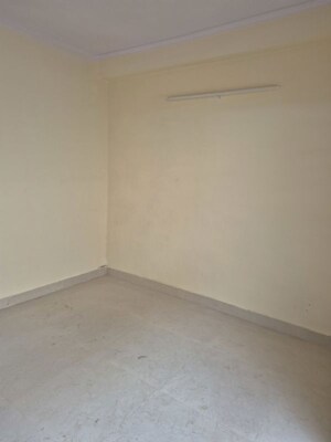 Room in 2.5 BHK Builder Floor at Mayur Vihar – for Rent