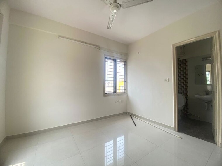 Room, hsr layout sector 2 2 Bedroom 1100 Sq.Ft. Independent House In Hsr Layout Sector 2 Bangalore 10729321