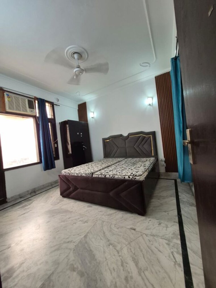 Bedroom, paryavaran complex 3 Bedroom 1200 Sq.Ft. Builder Floor In Paryavaran Complex Delhi 10729333