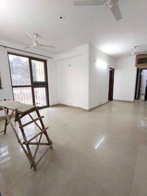 3 BHK Apartment For Rent in Unitech Uniworld Gardens 2, Sector 47