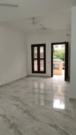 Room in 2 BHK Apartment at Amrapali Enchante, Tech Zone 4 Greater Noida – for Rent