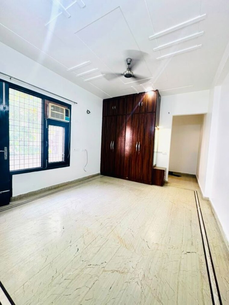 Bedroom, sector 46 3 Bedroom 2000 Sq.Ft. Builder Floor In Sector 46 Gurgaon 10729357