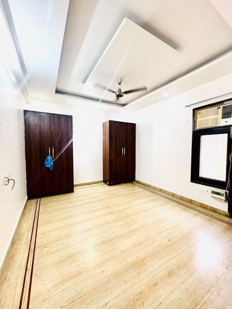 Room, sector 46 3 Bedroom 2000 Sq.Ft. Builder Floor In Sector 46 Gurgaon 10729357