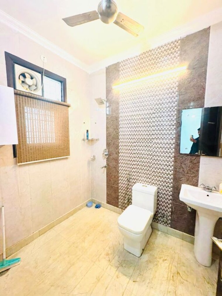 Living Room, sector 46 3 Bedroom 2000 Sq.Ft. Builder Floor In Sector 46 Gurgaon 10729357