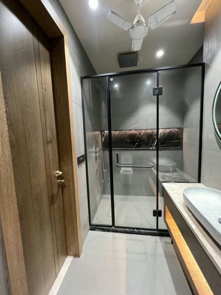 Bathroom, saket 3 Bedroom 1900 Sq.Ft. Independent House In Saket Delhi 10729346